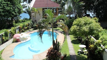 Outdoor pool, sun loungers