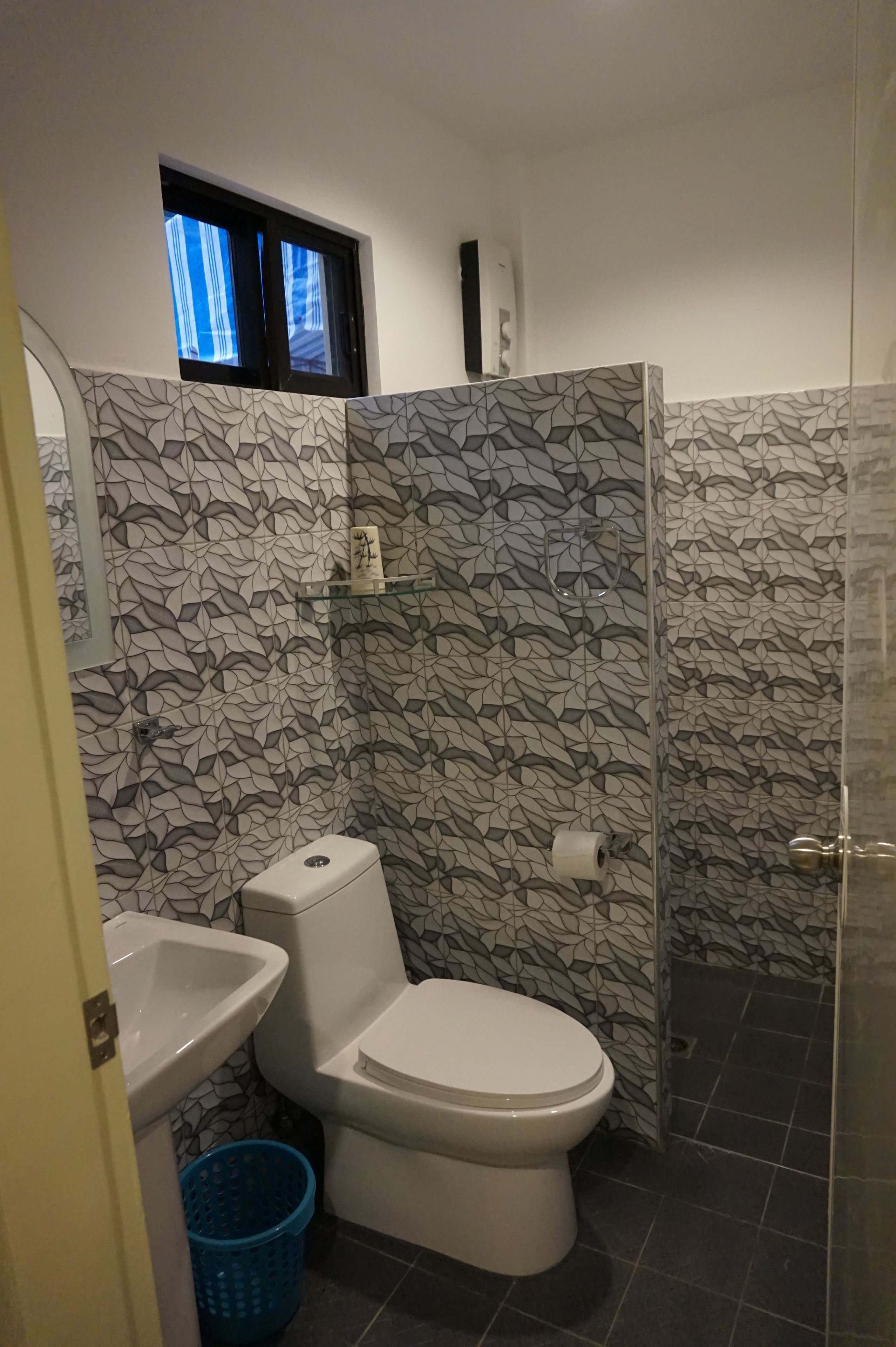 super deluxe twin garden, sea view | bathroom | shower, free toiletries, towels