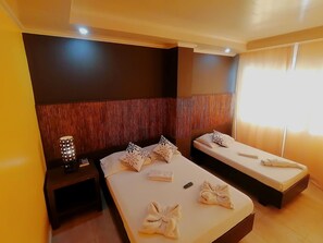 Triple Room | Free WiFi, bed sheets