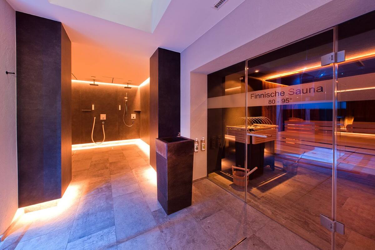 sauna, steam room, body treatments, hot stone massages, body wraps