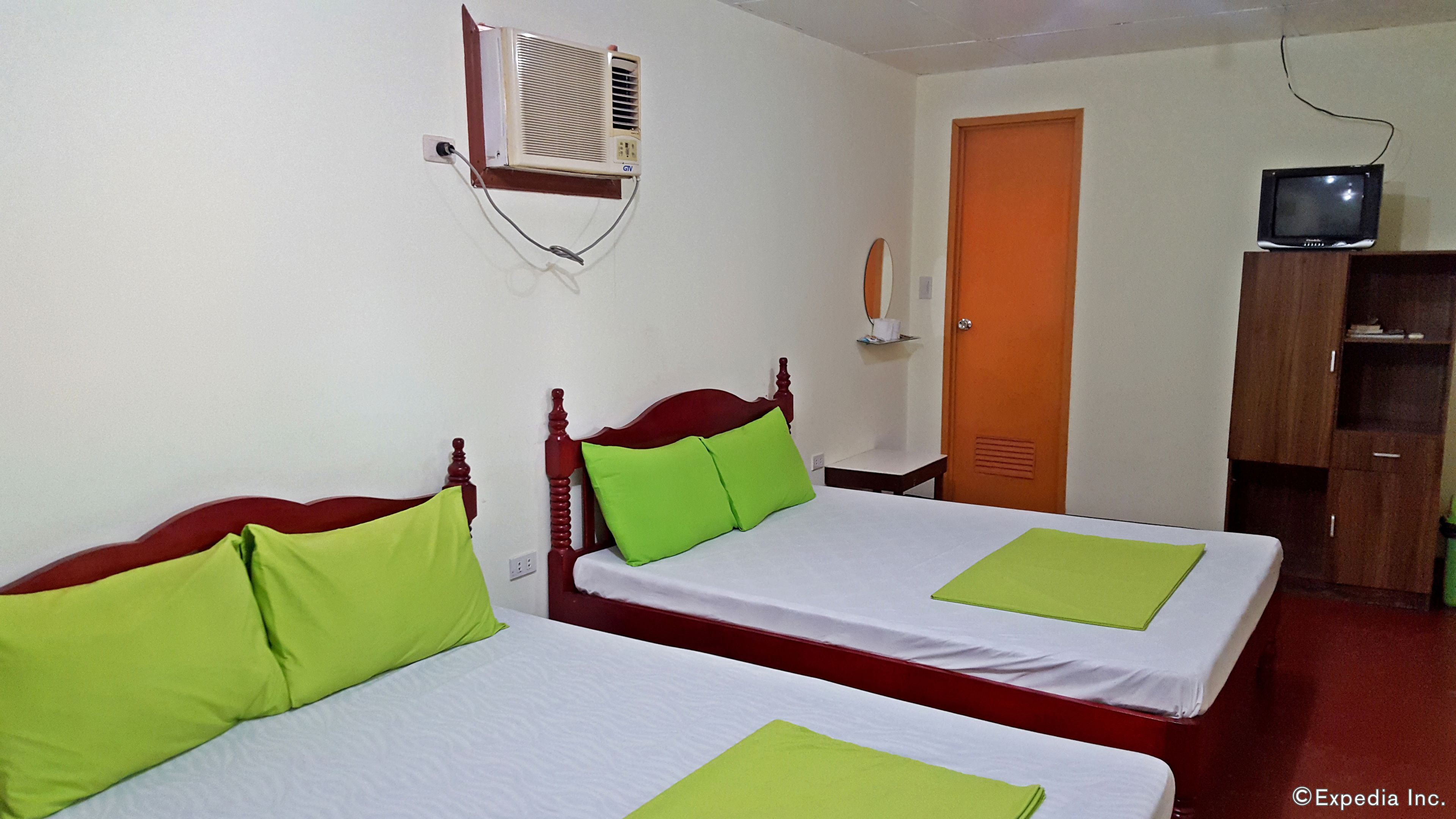 soundproofing, free wifi, bed sheets