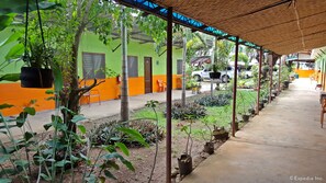 Property grounds - OYO 671 Natua's Cabin (Puerto Princesa)