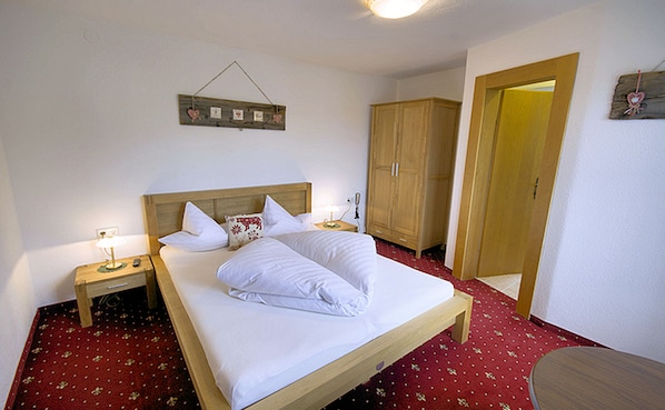 Single Room, Balcony