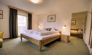 Family Room, Balcony | Premium bedding, free cribs/infant beds, free WiFi, bed sheets