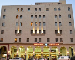 Front of property – evening/night - Samiramiss Hotel (Amman)