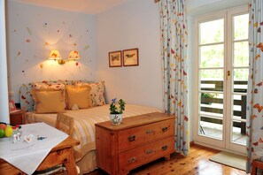 Apartamento familiar, 2 habitaciones, 2 baños, vistas a la montaña | Ropa de cama hipoalergénica, edredones de plumas, caja fuerte