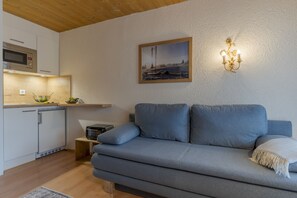 Apartment, 1 Bedroom, Balcony (excl. 80€ Cleaning Fee) | Living area | Flat-screen TV - Appartements Rabitsch Hof (Seefeld in Tirol)