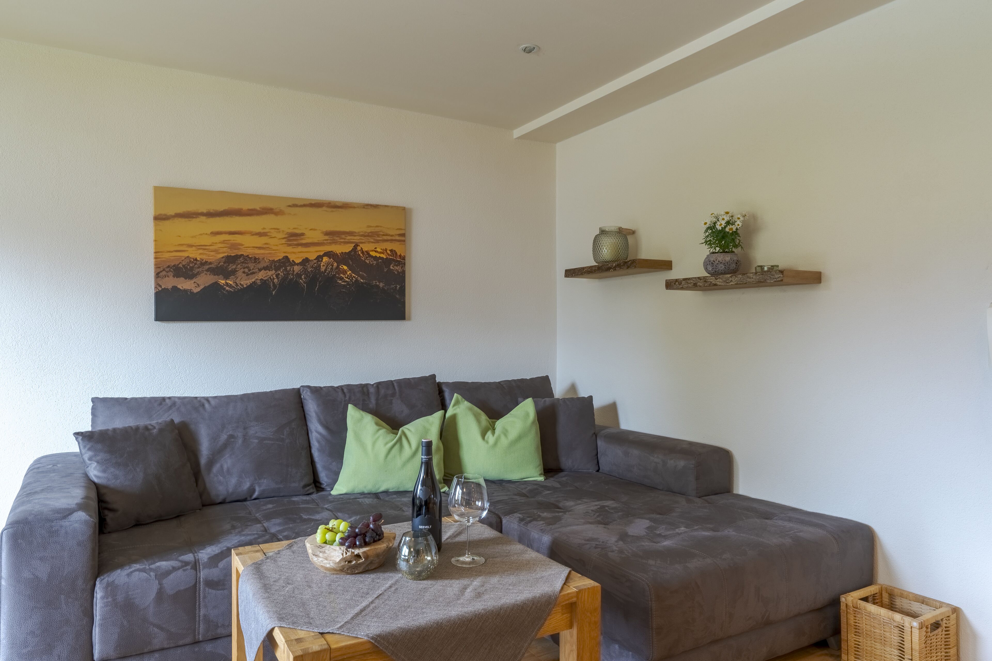 Comfort-Apartment, 2 Schlafzimmer (excl. 110€ Cleaning Fee) | Wohnbereich | Flachbildfernseher