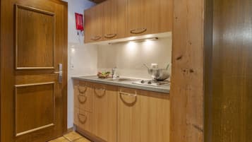 Appartamento, 1 camera da letto, balcone (excl. 80€ Cleaning Fee) | Angolo cottura privato | Frigorifero, piano cottura, macchina per caffè espresso