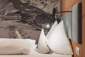 Deluxe Quadruple Room | Hypo-allergenic bedding, minibar, in-room safe, individually decorated