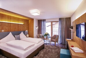 經典雙人或雙床房, 1 張標準雙人床 | 防敏寢具、迷你吧、房內夾萬、獨特設計