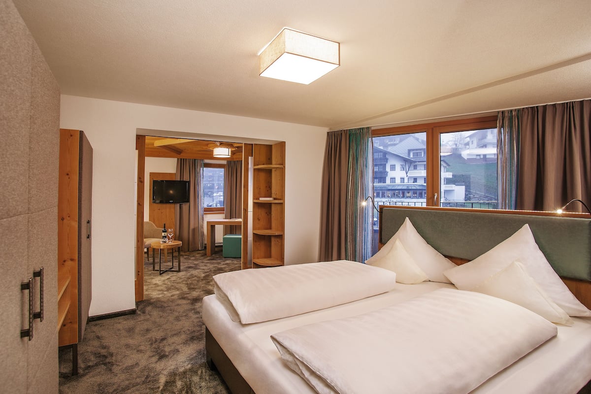 Junior Suite | Bộ đồ giường kháng dị ứng, minibar, két bảo mật tại phòng, bàn 