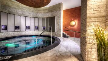 Couples treatment room(s), sauna, hot tub, steam room, body treatments