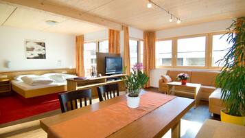 In-room safe, free WiFi