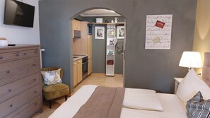 Comfort Studio (1 / incl. 65 EUR cleaning fee) | Premium bedding, individually decorated, individually furnished - Haus Montana (Lermoos)