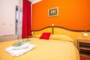 In-room safe, desk, iron/ironing board, free WiFi