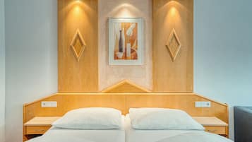 Family Room, Balcony, Mountain View