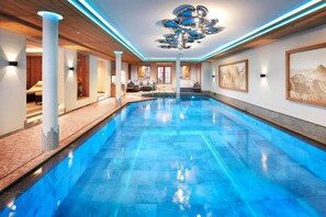 Una piscina techada