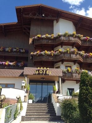 Property entrance - Hotel Venetblick (Jerzens)