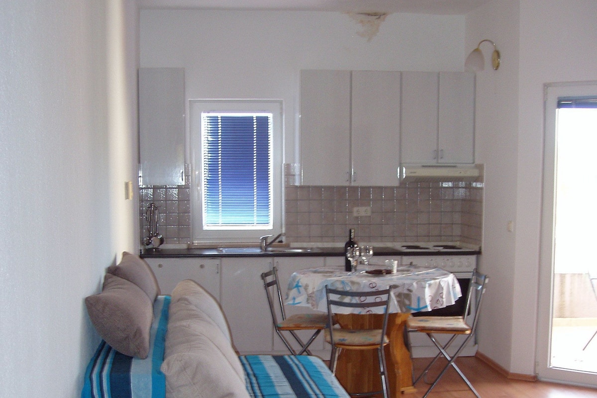 Apartment, Balcony | Living area