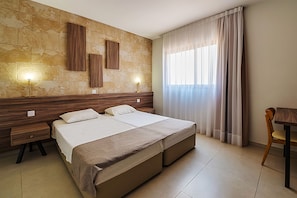 In-room safe, desk, free WiFi, bed sheets - Electra Beach Resort (Ayia Napa)