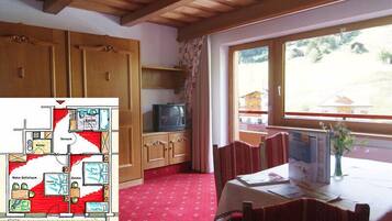 Appartement, 2 slaapkamers | Een bureau, babybedden, extra bedden, gratis wifi