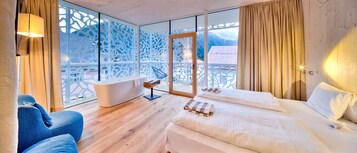 1 bedroom, soundproofing, free cribs/infant beds, free WiFi