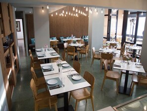 Daily continental breakfast (EUR 6 per person) - Sunflower Hotel Apartments (Larnaca)