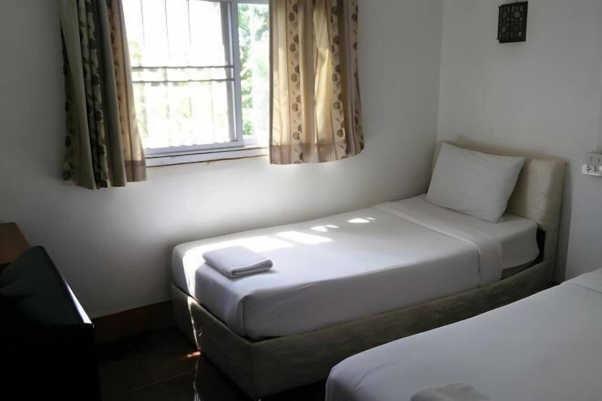 Desk, rollaway beds (surcharge), WiFi (free)