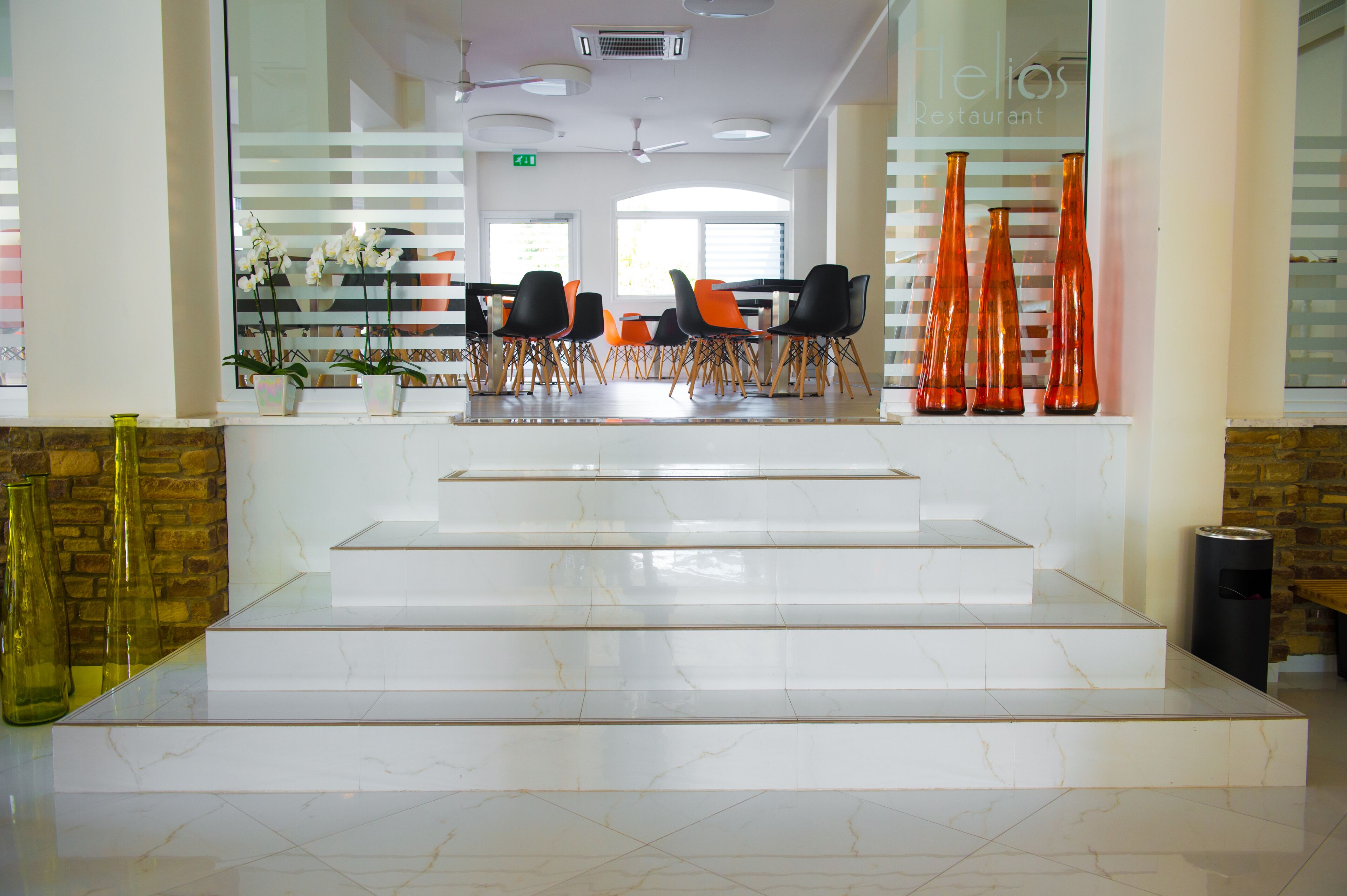 breakfast, lunch and dinner served