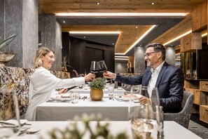 3 restaurants; dinner served  - Aktiv- & Wellnesshotel Bergfried (Tux)