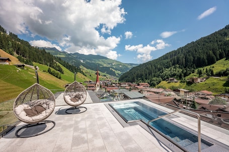 ํ
๋ผ์ค/ํํฐ์ค