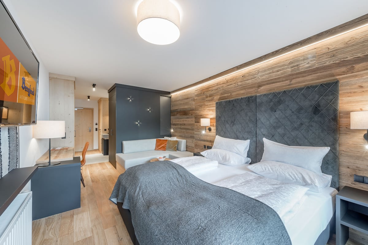 Mountain Style 36 | 1 bedroom, minibar, in-room safe, desk