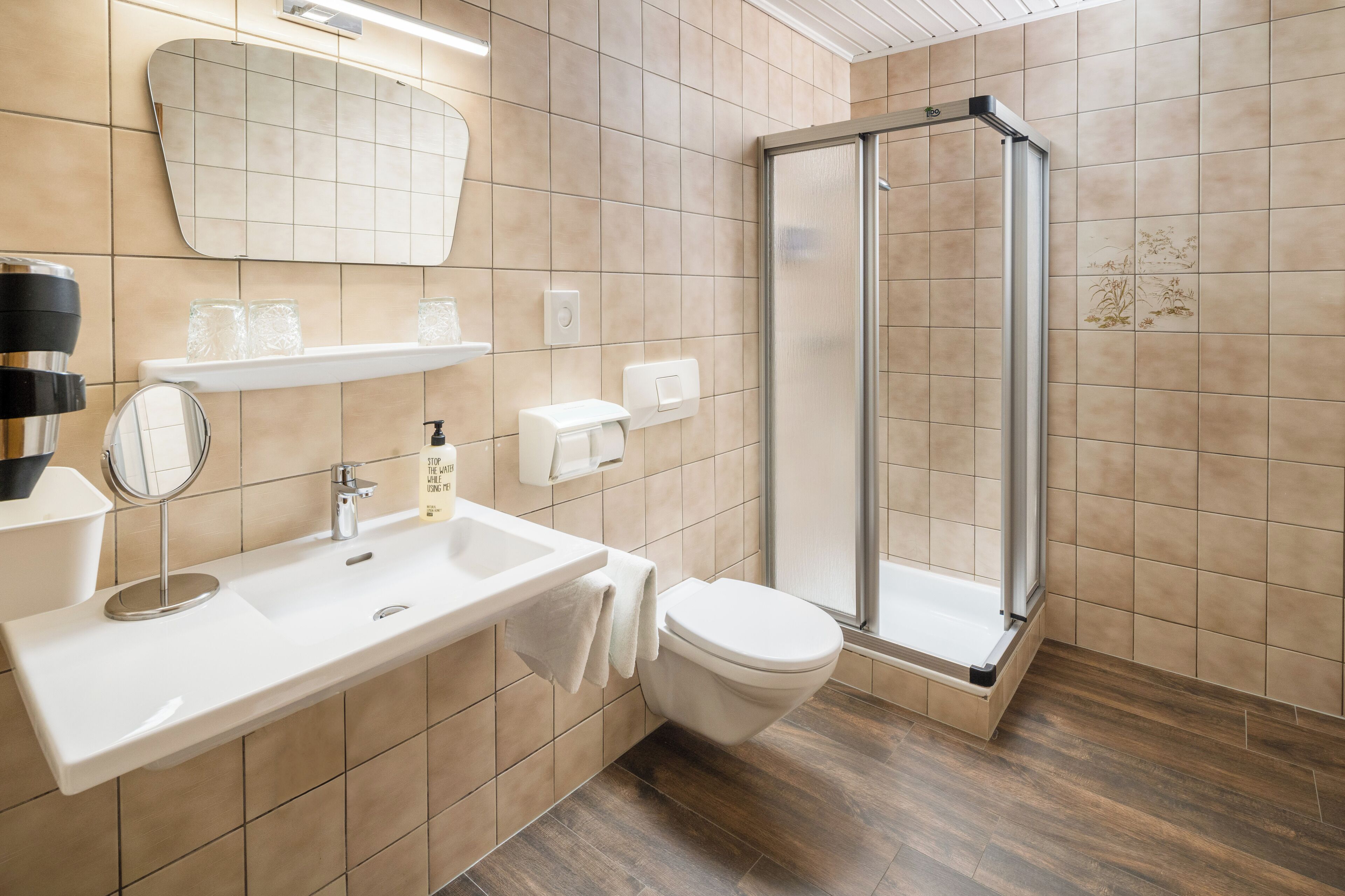 1 bedroom, hypo-allergenic bedding, free wifi, bed sheets