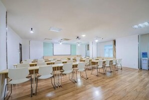Meeting facility - HanTing Hotel (Chongqing Jiazhou Huahuiyuan Subway Station) (Chongqing)