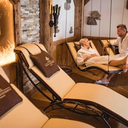 Körperbehandlungen, Aromatherapie, Warmsteinmassagen, Sportmassagen