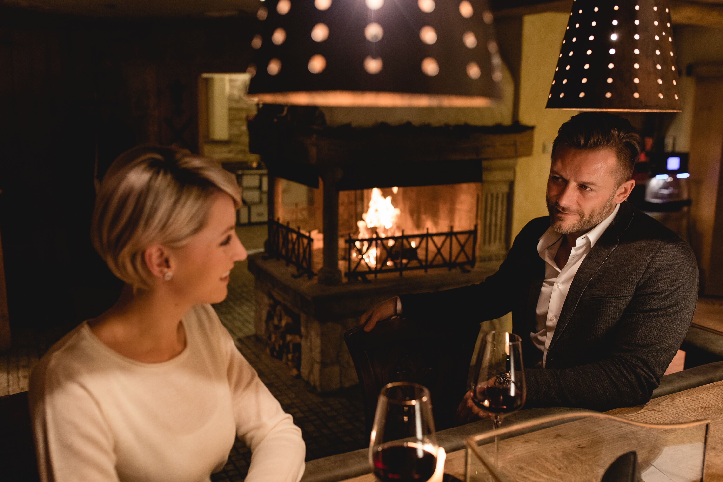 2 bars/lounges, poolside bar