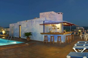 Outdoor pool - Casa Maria (San Antonio)
