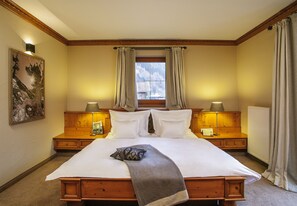 1 Schlafzimmer, hochwertige Bettwaren, Zimmersafe, Schreibtisch