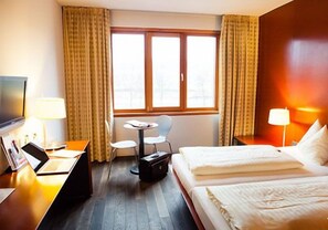 Desk, soundproofing, free WiFi, bed sheets - Rosenberger Motor-Hotel Ansfelden (Ansfelden)