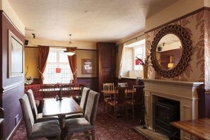 Restaurant - Wheatsheaf, Baslow by Marston's Inns (Bakewell)