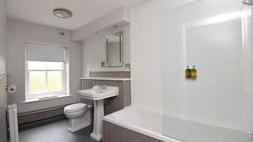 Double Room | Bathroom | Towels