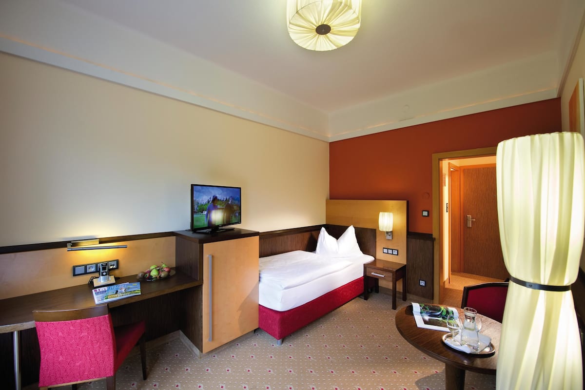 Minibar, in-room safe, desk, free WiFi