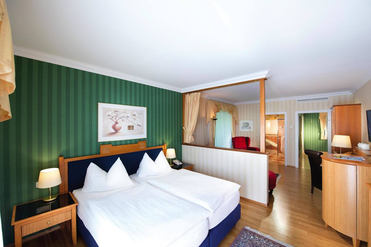 Superior Double Room, 1 Bedroom | Minibar, in-room safe, desk, free WiFi