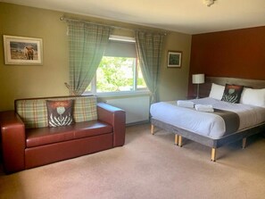Family Room, 1 King Bed | Egyptian cotton sheets, down duvets, in-room safe, soundproofing