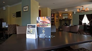 Con servicio de desayunos, comidas y cenas