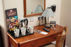 Interior detail - Bridge Inn Hotel by Greene King Inns (Wirral)