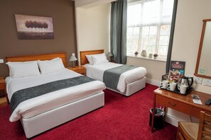 Family Room | Desk, iron/ironing board, free WiFi, bed sheets