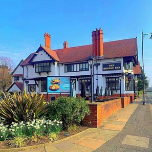 Exterior - Bridge Inn Hotel by Greene King Inns (Wirral)