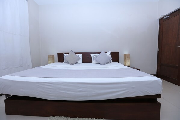 Standard Room | Desk, soundproofing, iron/ironing board, free WiFi - Hotel Randiya (Anuradhapura)